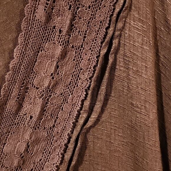Beautiful Torrid top size 5 - Picture 4 of 5